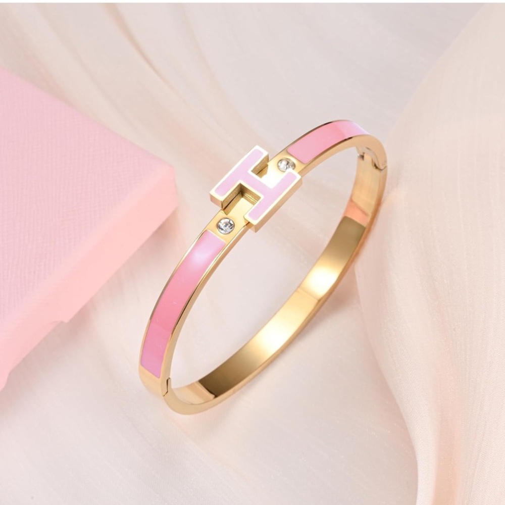 Elegant Pink and Gold Bracelet - Picture 2 of 4